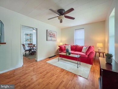 426 Maple St, Jenkintown, PA 19046 - photo 3