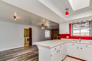 3838 W Eva St, Phoenix, AZ 85051 - photo 4