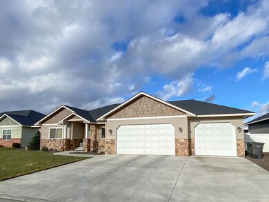 Three Car Garage