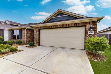 1251 Steed Bluff Dr, Alvin, TX 77511 - photo 6