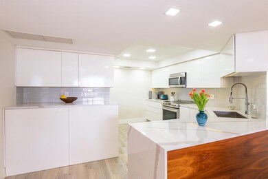 Lincoln Tower unit 8010, West Palm Beach, FL 33401 - photo 2