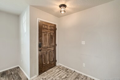 10130 Round Ridge, San Antonio, TX 78254 - photo 2