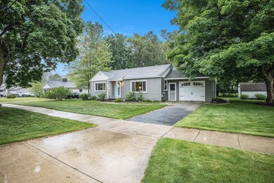 1028 Dahlia Ave, Wayland, MI 49348 - photo 2