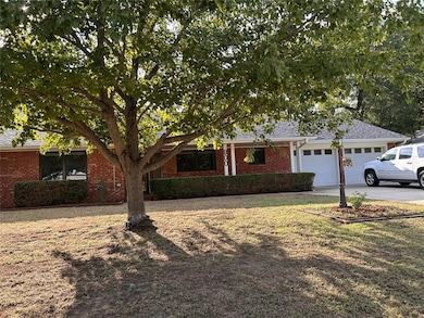 800 Morningside Dr, Norman, OK 73071 - photo 2