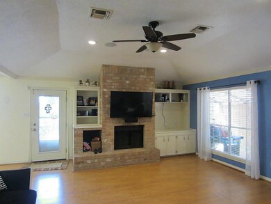 1511 Chestnut Ln, Richmond, TX 77469 - photo 2