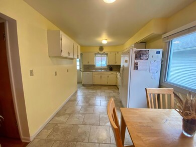 879 Chestershire Rd, Columbus, OH 43204 - photo 6