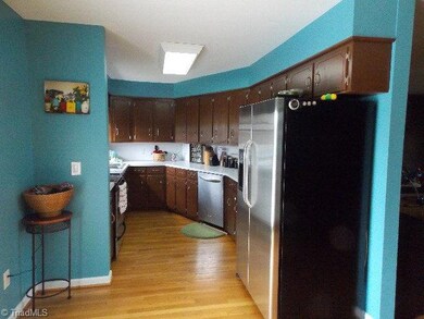 273 Jenwill Dr, Purlear, NC 28665 - photo 7