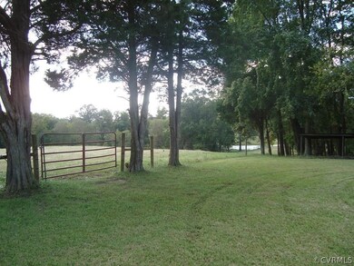 9621 Bevils Bridge Rd, Amelia Court House, VA 23002 - photo 2