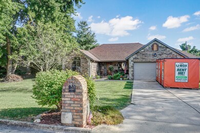 3676 W Maplewood St-37