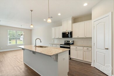 Eat-in Kitchen and Pantry