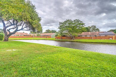 4851 Orleans Ct unit D, West Palm Beach, FL 33415 - photo 3