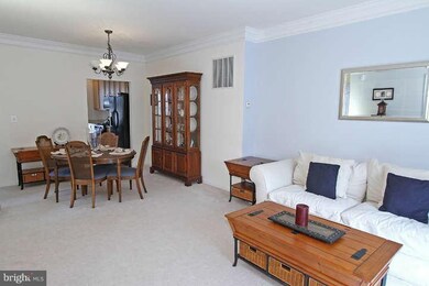 42947 Shelbourne Square, Chantilly, VA 20152 - photo 4