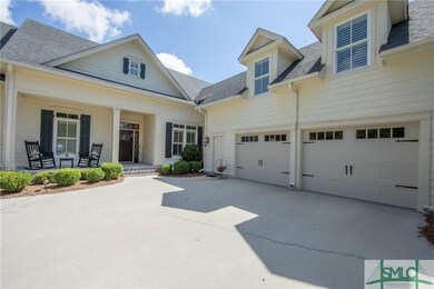 Oversized two car garage - Extra and deep - A truc