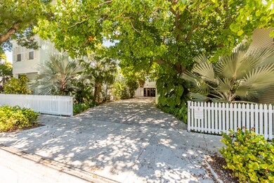 1019 Simonton Unit 107-2 Matt Ocean Soth