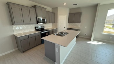 105 Seabiscuit Ct, Granbury, TX 76049 - photo 2