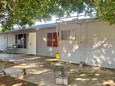 553 S Vaughn Ave, Yuma, AZ 85364 - photo 2