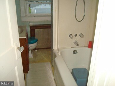 233 E Washington St, McAdoo, PA 18237 - photo 2