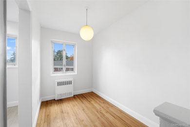 221-26 Manor Rd unit 116, Queens Village, NY 11427 - photo 6