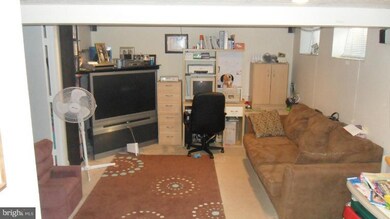 460 West Ct unit 16L, Glen Burnie, MD 21061 - photo 2