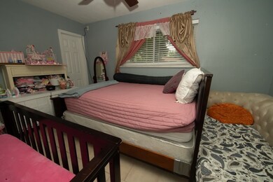 6322 Oaknut Dr, Houston, TX 77088 - photo 6