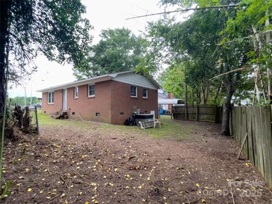 102 Wilson St, Clover, SC 29710 - photo 4