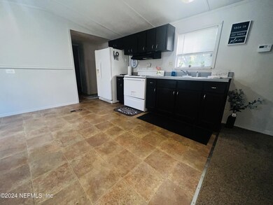 1215 Orton St, Jacksonville, FL 32205 - photo 4