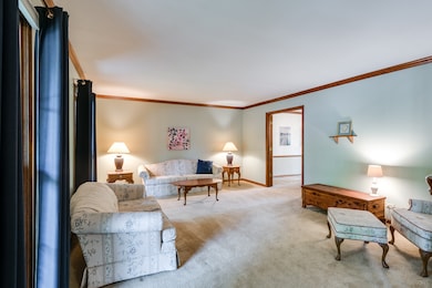 2193 University Dr, Naperville, IL 60565 - photo 4