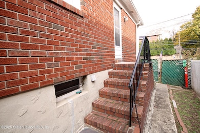 785 Hylan Blvd, Staten Island, NY 10305 - photo 2