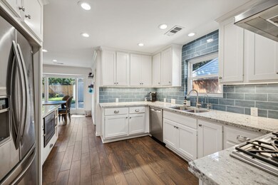 10023 Overbrook Ln, Houston, TX 77042 - photo 6