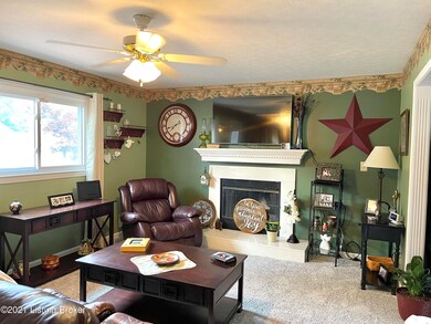 6915 Beard Ct, Louisville, KY 40228 - photo 2