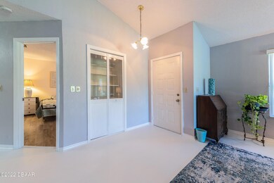004_Living Room