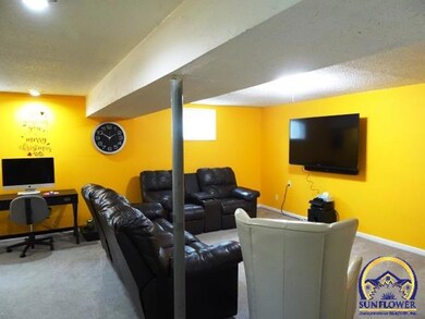 5133 SW 32nd St, Topeka, KS 66614 - photo 7