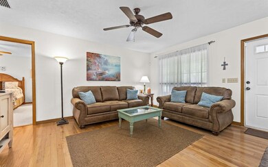 131 SE Leslie Wood Ln, Lulu, FL 32061 - photo 4