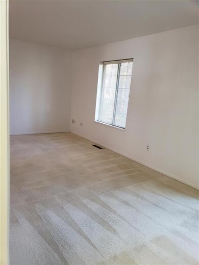 52099 Wembley Dr, South Bend, IN 46637 - photo 6