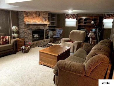 380 Northgate St, Lincoln, IL 62656 - photo 4