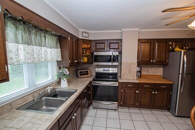 717 Draper Ave, Schenectady, NY 12306 - photo 2