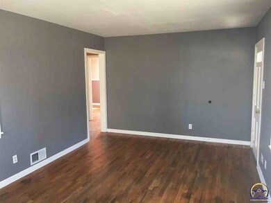 610 SW High Ave, Topeka, KS 66606 - photo 2