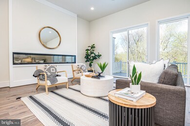 3733 Glenmoor Reserve Ln, Chevy Chase, MD 20815 - photo 2