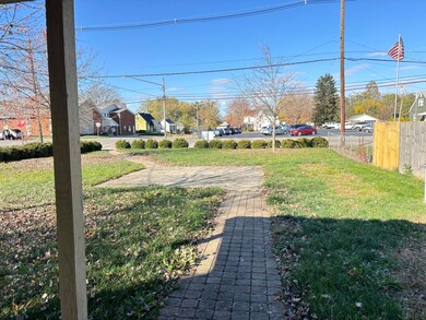 972 S Pickaway St, Circleville, OH 43113 - photo 3