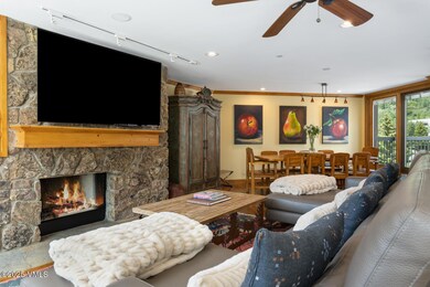 Vail Spa 501 MLS-29
