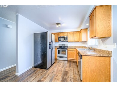 217 SW Jefferson St, Sheridan, OR 97378 - photo 6