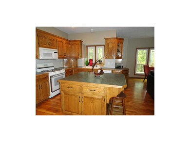 Large Kitchen Island in Spacious Kitchen
