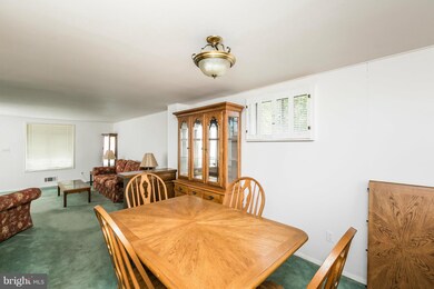 1044 Foxwood Ln, Essex, MD 21221 - photo 7