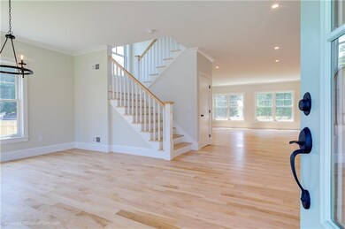 81 Allston Ave, Middletown, RI 02842 - photo 5