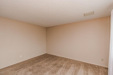 2202_S_Shannon_Dr_AZ-5[1]