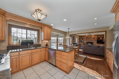 121 Christina Cir, Wheaton, IL 60189 - photo 5