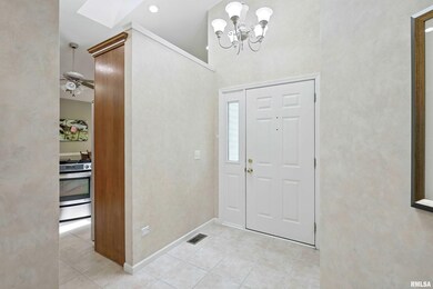 1106 Iowa Dr, Le Claire, IA 52753 - photo 4