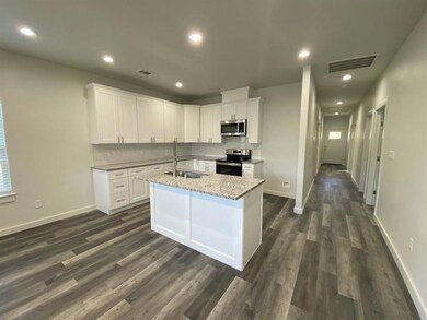 924 W Collins St, Denison, TX 75020 - photo 5