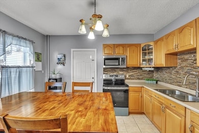 66 Howard St, Brockton, MA 02301 - photo 3