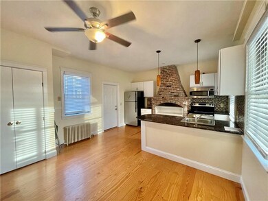 3 Spring St unit 1, Newport, RI 02840 - photo 3